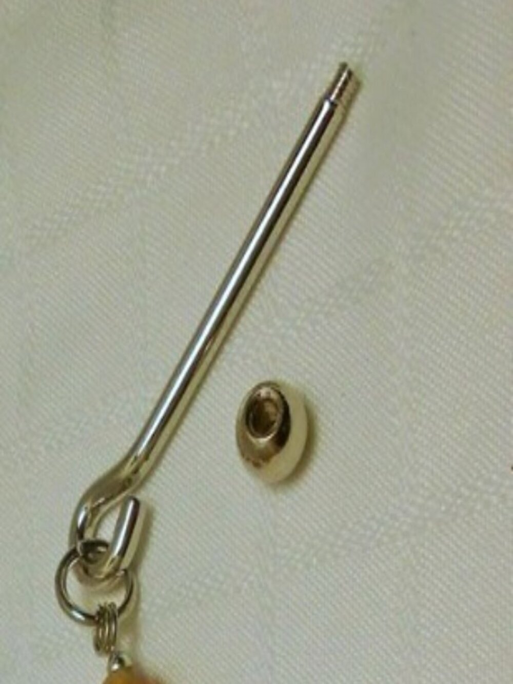 Handmade decorative fastener for hats, sweaters, zippers, etc
